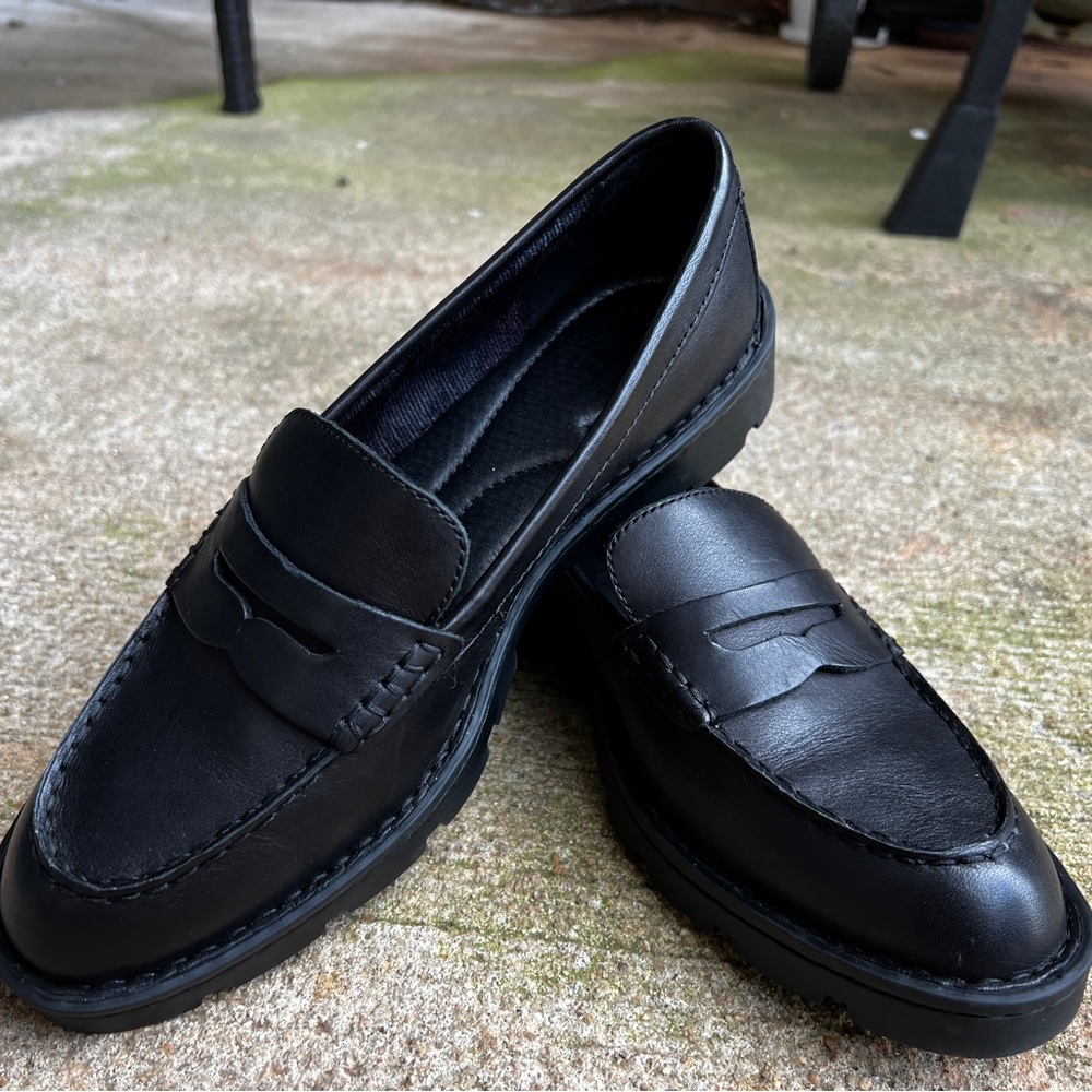Born Women's Black Leather Loafers Size 8